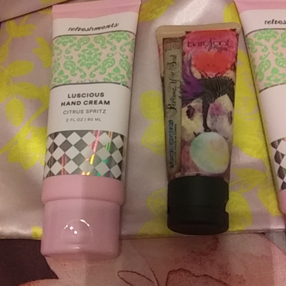 Refreshments make up whips and hand cream - Picture 3 of 5